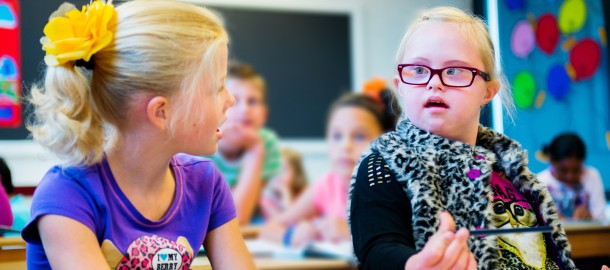 Meisje met Down in de klas.jpg