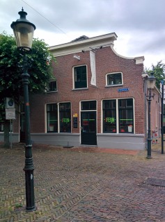 Historische straatlantarens in de Kerkstraat